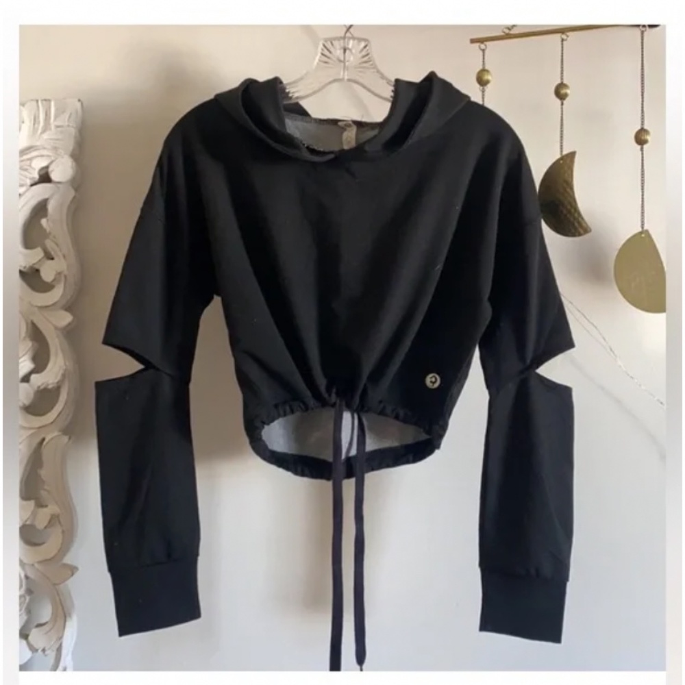 🪞 NEW front drawstring long sleeve pull over athleisure hoodie top- Scorpio sol